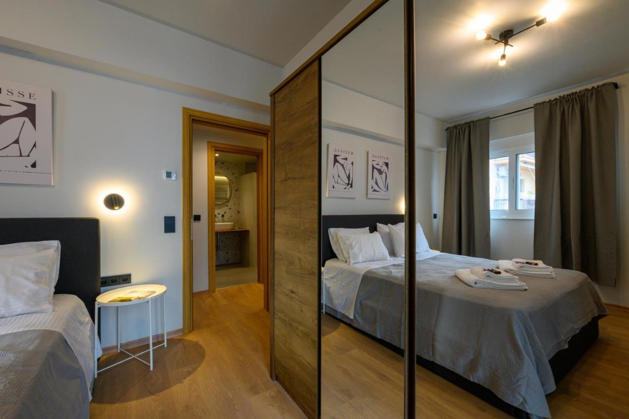 Plato 88 Apartment Каламата Екстериор снимка