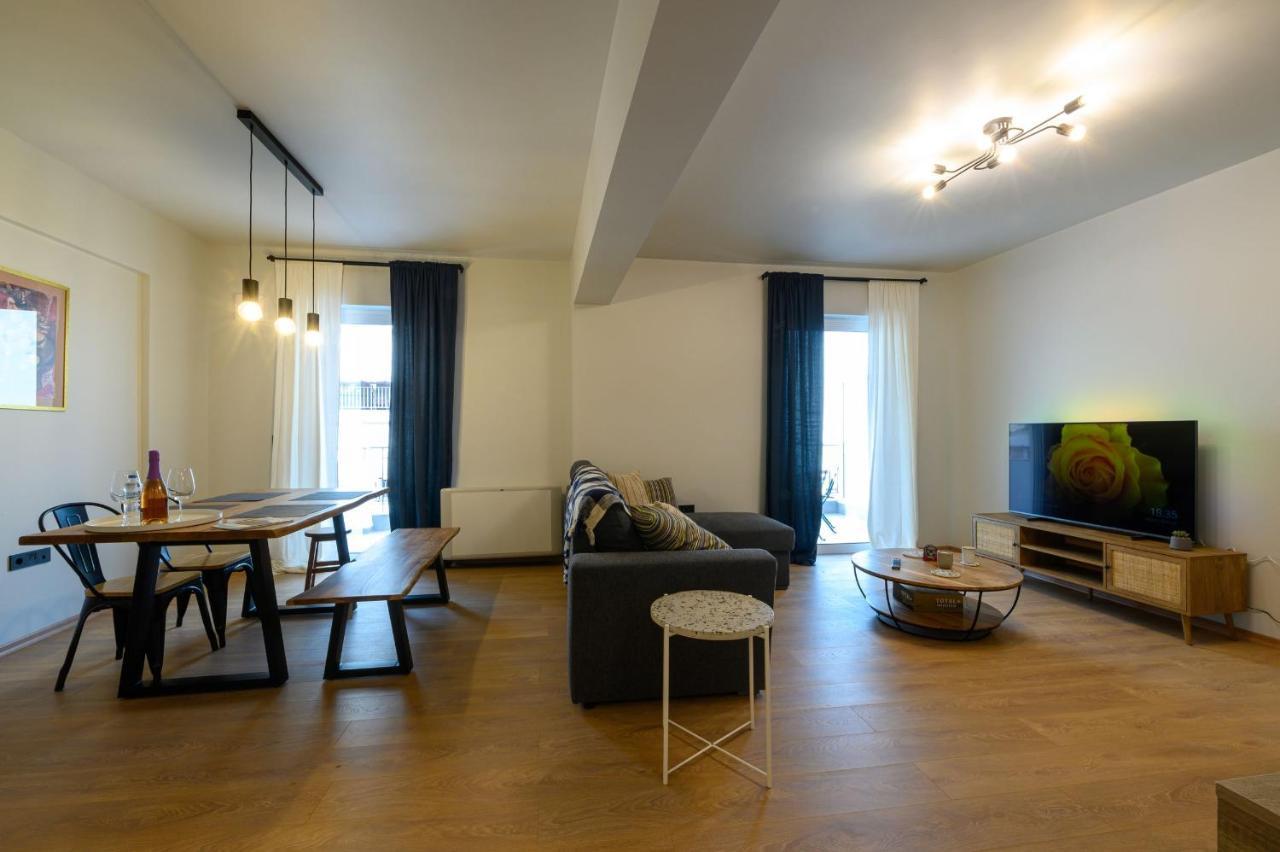 Plato 88 Apartment Каламата Екстериор снимка