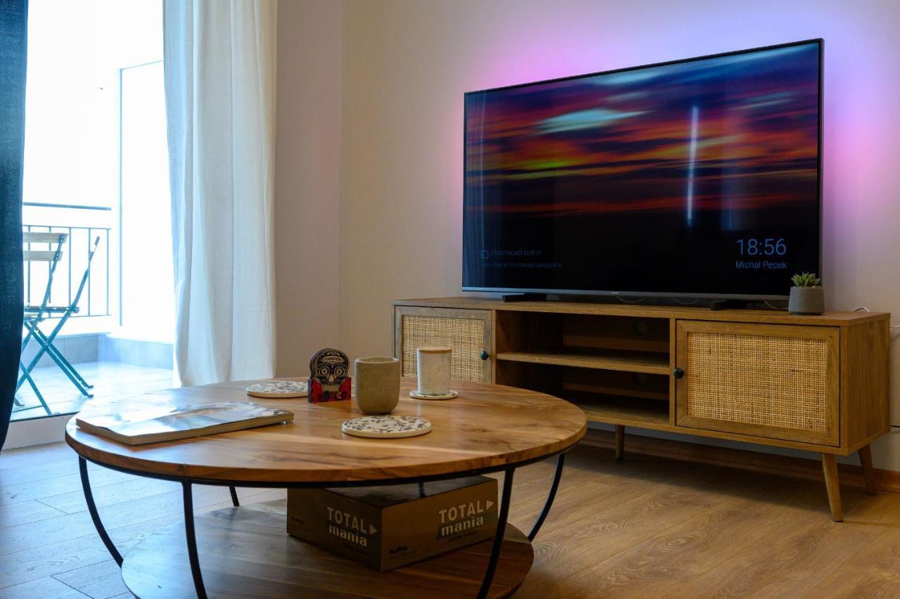 Plato 88 Apartment Каламата Екстериор снимка