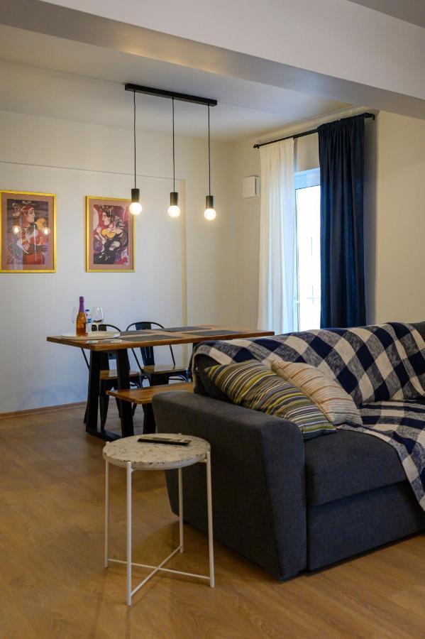 Plato 88 Apartment Каламата Екстериор снимка